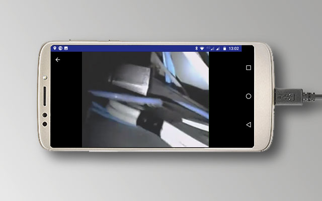 モニター機能：ウェアラブルカメラの映像を手元の通信機（専用Android端末）でモニターできます