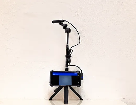 伸縮三脚・通信機バンパー