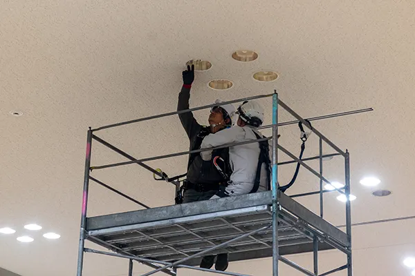 両手が使えるリモートアシストHDカメラ