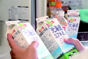 カメラで撮影した牛乳の写真