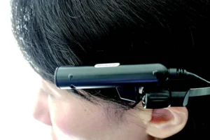 ウェアブルカメラを装着した画像