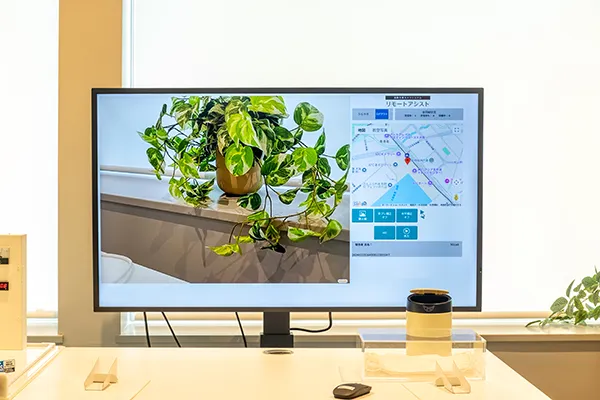 スマートフォンで撮影した画像をモニターで確認